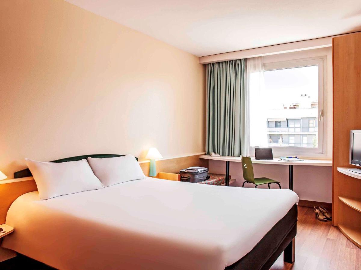 Ibis Barcelona Molins De Rei Hotell Eksteriør bilde